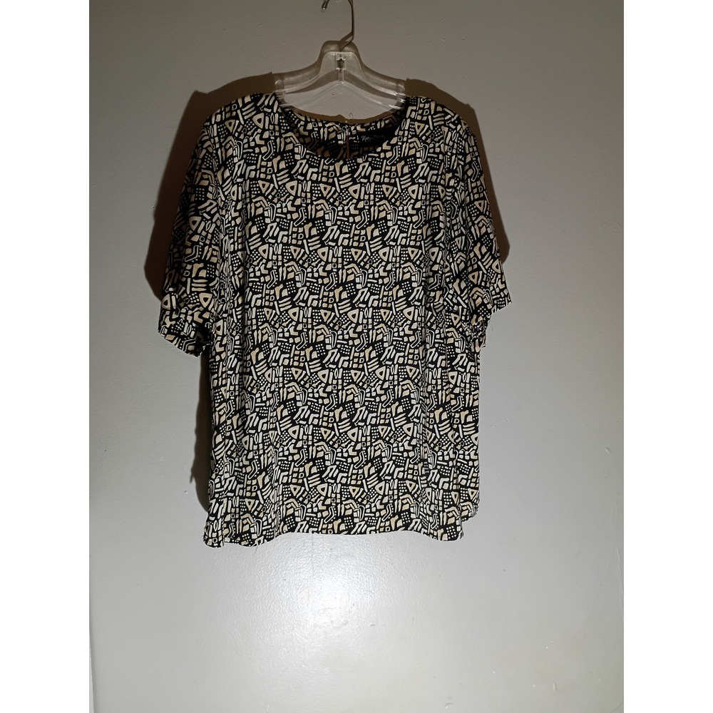 Maggie Barnes size 1x tops